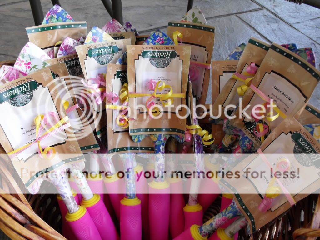 DIY Garden Themed Favours wedding gifts favors do it yourself archived , Shower038 1