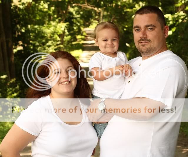 IMAGE: http://i338.photobucket.com/albums/n430/vannklein/Christina/IMG_0158.jpg