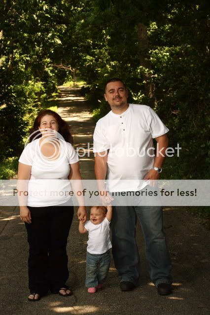 IMAGE: http://i338.photobucket.com/albums/n430/vannklein/Christina/IMG_0169.jpg