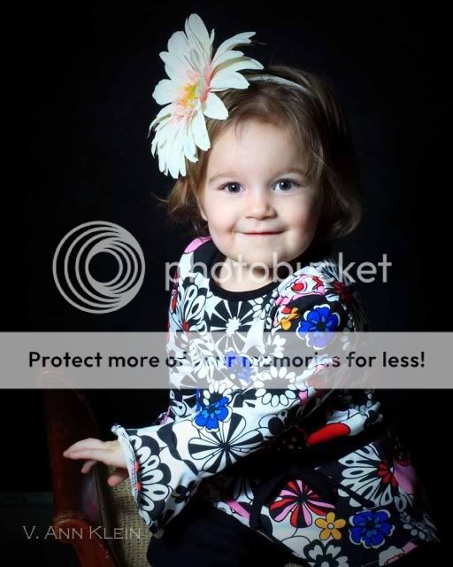 IMAGE: http://i338.photobucket.com/albums/n430/vannklein/lani/1of5.jpg