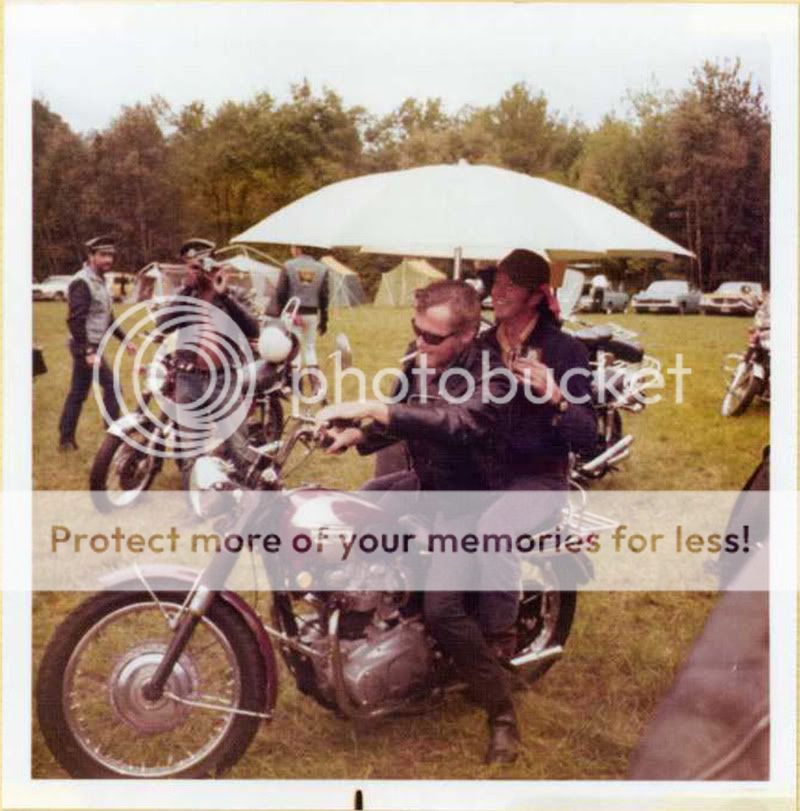 http://i338.photobucket.com/albums/n432/vonsontag/Motos/bndfbkrs02.jpg