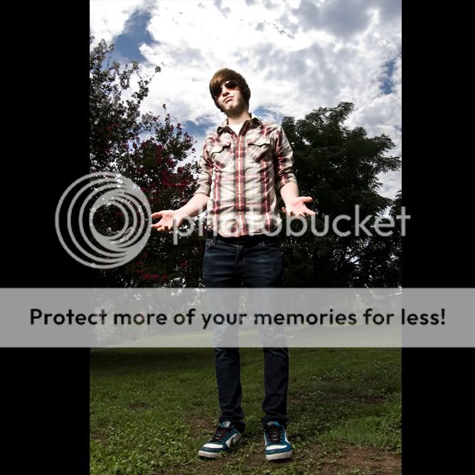 IMAGE: http://i338.photobucket.com/albums/n439/lotekkyle/kylekylekyleky.jpg